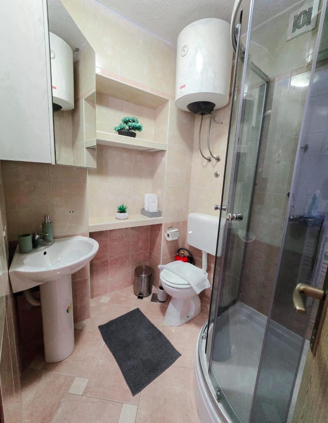Private Bedroom With Bathroom บาชกาโวดา ภายนอก รูปภาพ