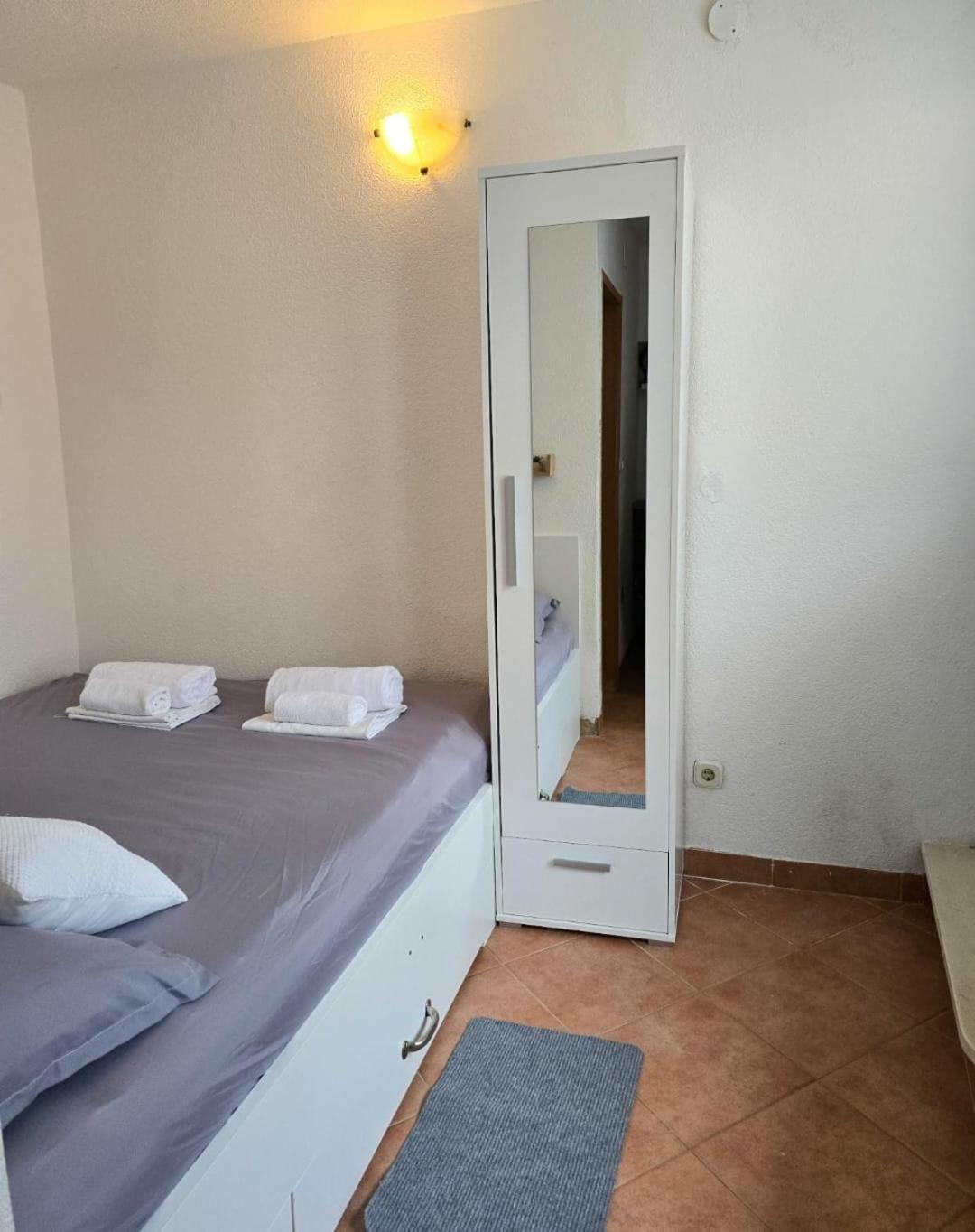 Private Bedroom With Bathroom บาชกาโวดา ภายนอก รูปภาพ