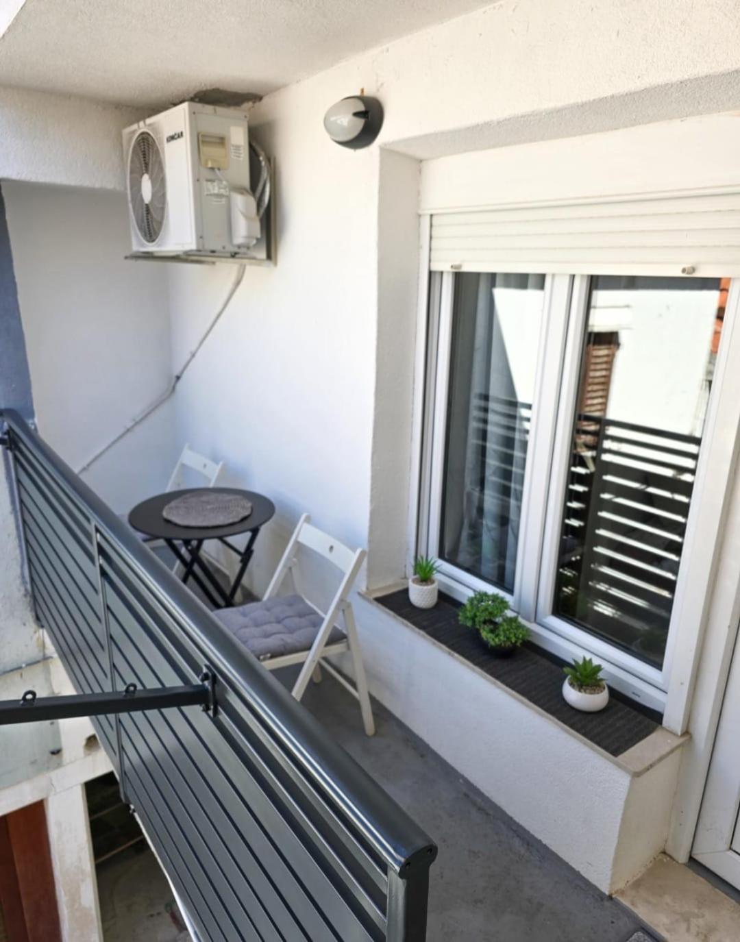 Private Bedroom With Bathroom บาชกาโวดา ภายนอก รูปภาพ